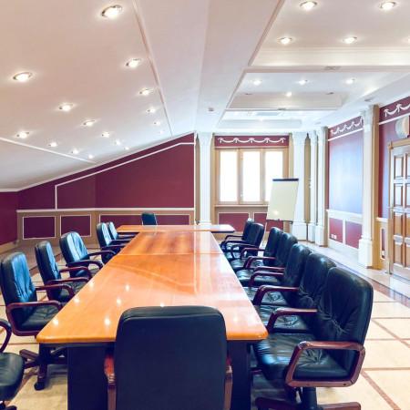 Вид переговорной комнаты