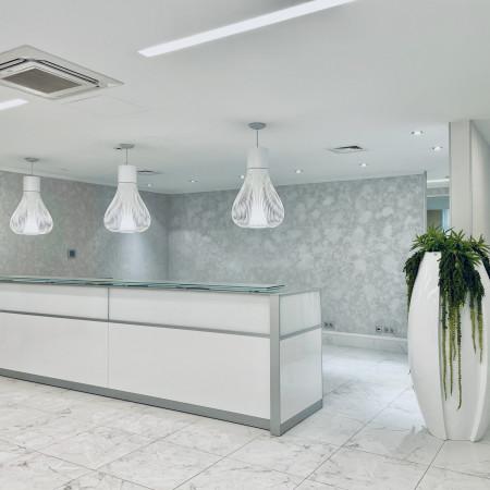 Вид ресепшн на этаже