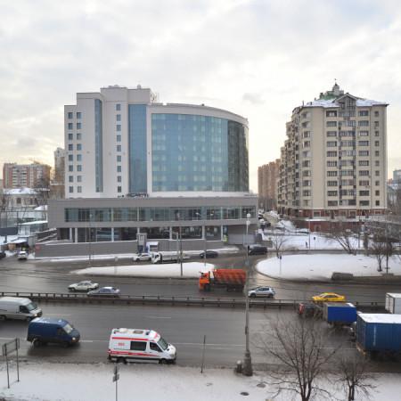 Вид от метро или ближайшей остановки