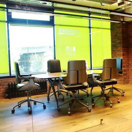 Вид переговорной комнаты