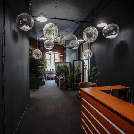 Вид ресепшн на этаже